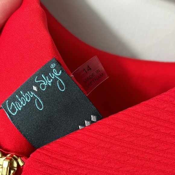 NWT Gabby Skye sleeveless red dress with pleated details size 14. - Picture 5 of 9